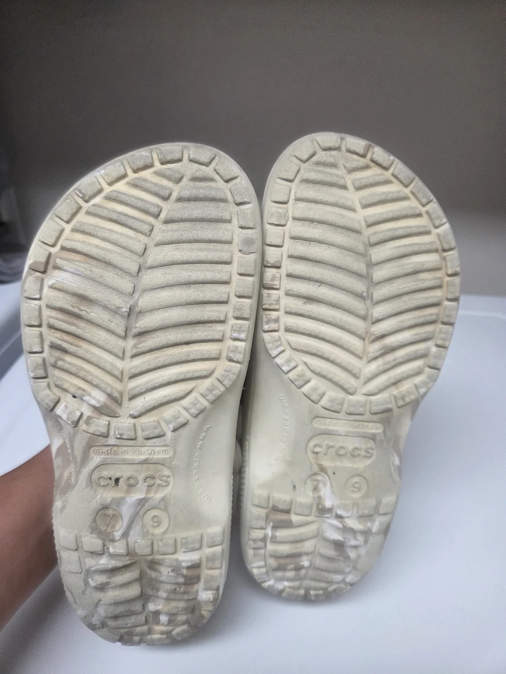 Crocs Classic Clog - Beige Marble